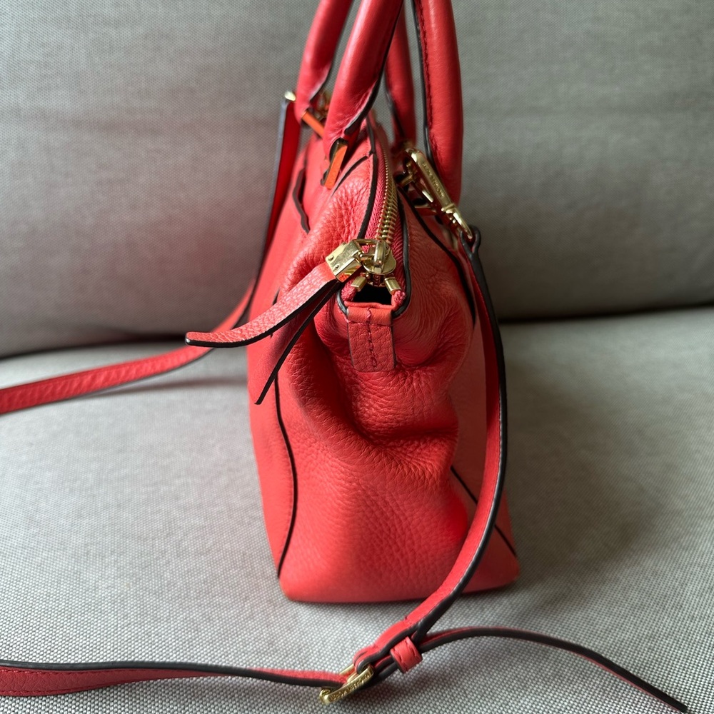 Michael Kors Riley Bag - Picture 3 of 7